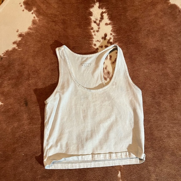 Bundle of tank tops 
size medium - Picture 3 of 4